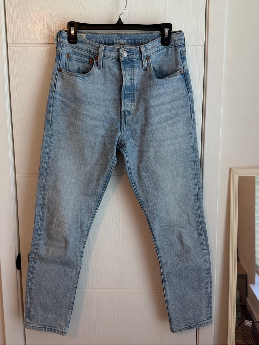 Light Wash Women’s Jeans - Classic 501 S Straight Fit